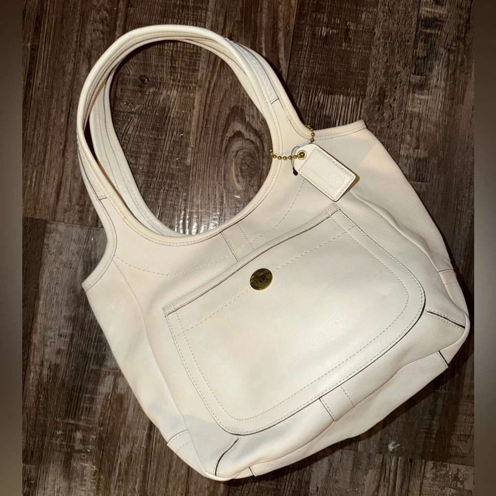 COACH Vintage Legacy Ergo Purse Handbag in White - Picture 2 of 4